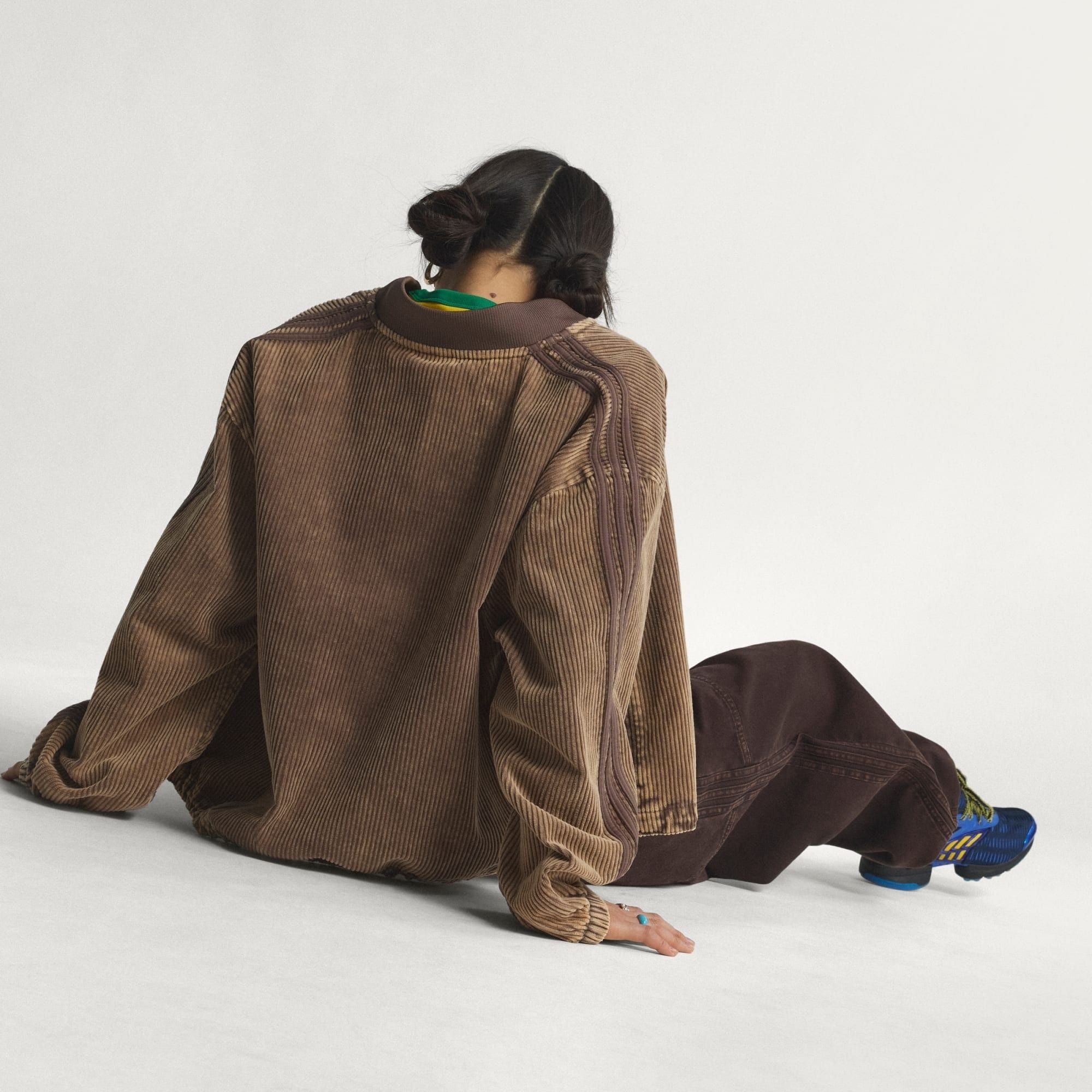  Áo khoác adidas CORDUROY SST Nữ - KD8781 