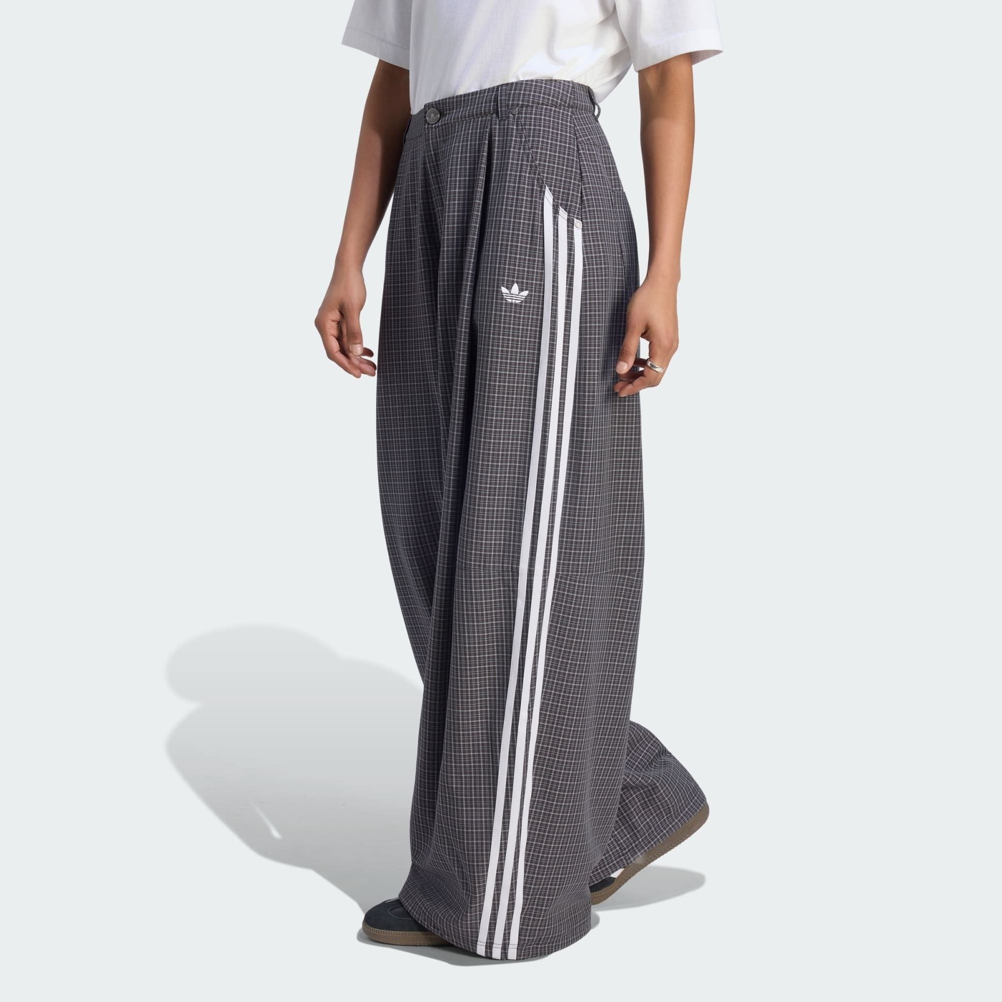  Quần nỉ ống suông adidas Checks Trouser Nữ - LD5340 