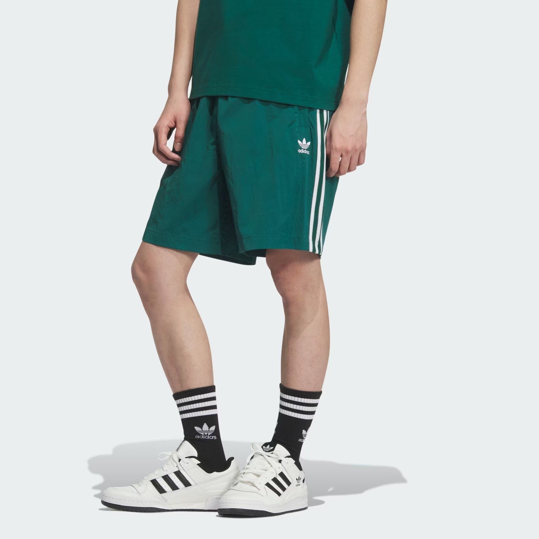  Quần short adidas Woven Nam - KC0155 