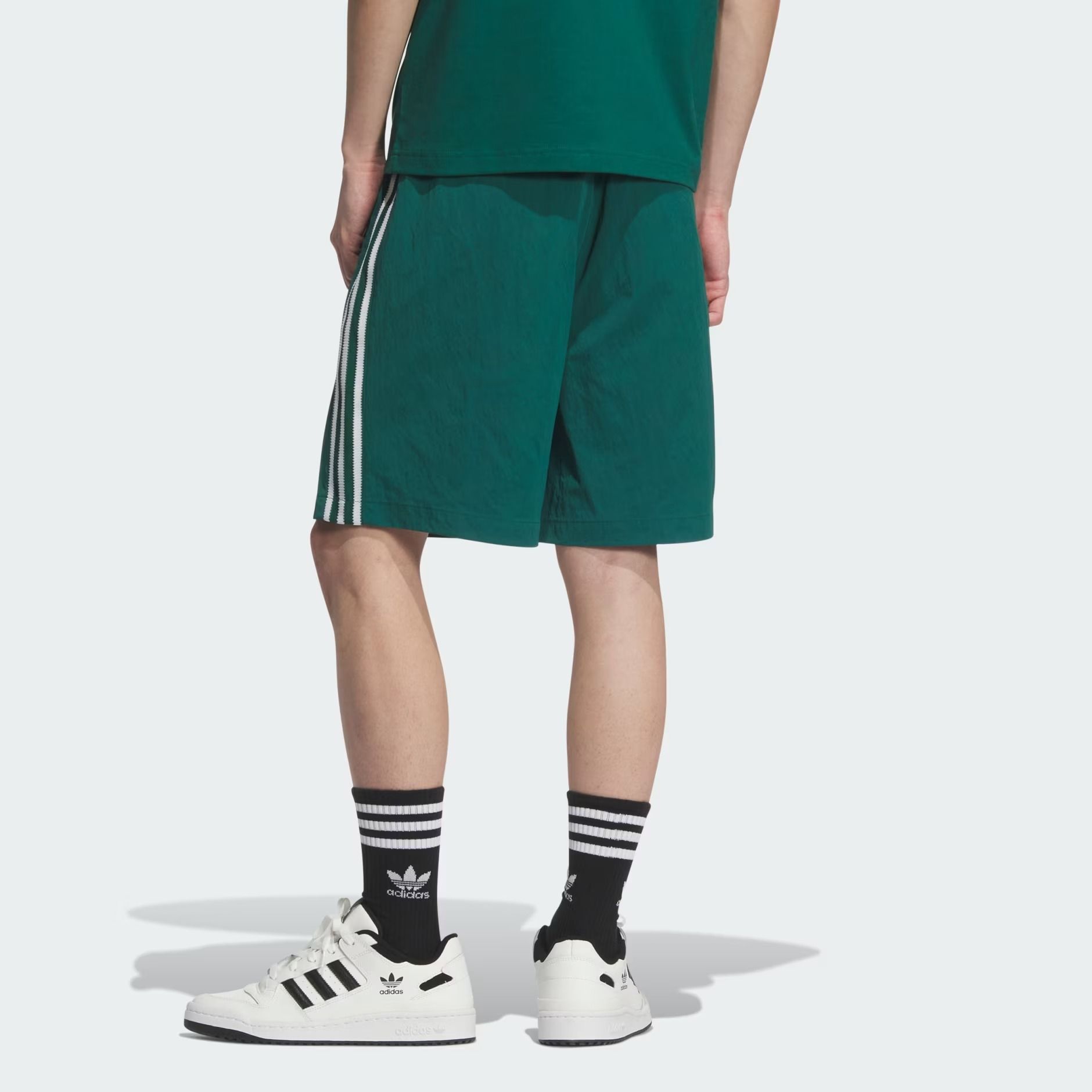  Quần short adidas Woven Nam - KC0155 