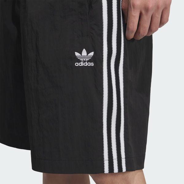  Quần short adidas Woven Nam - KC0154 
