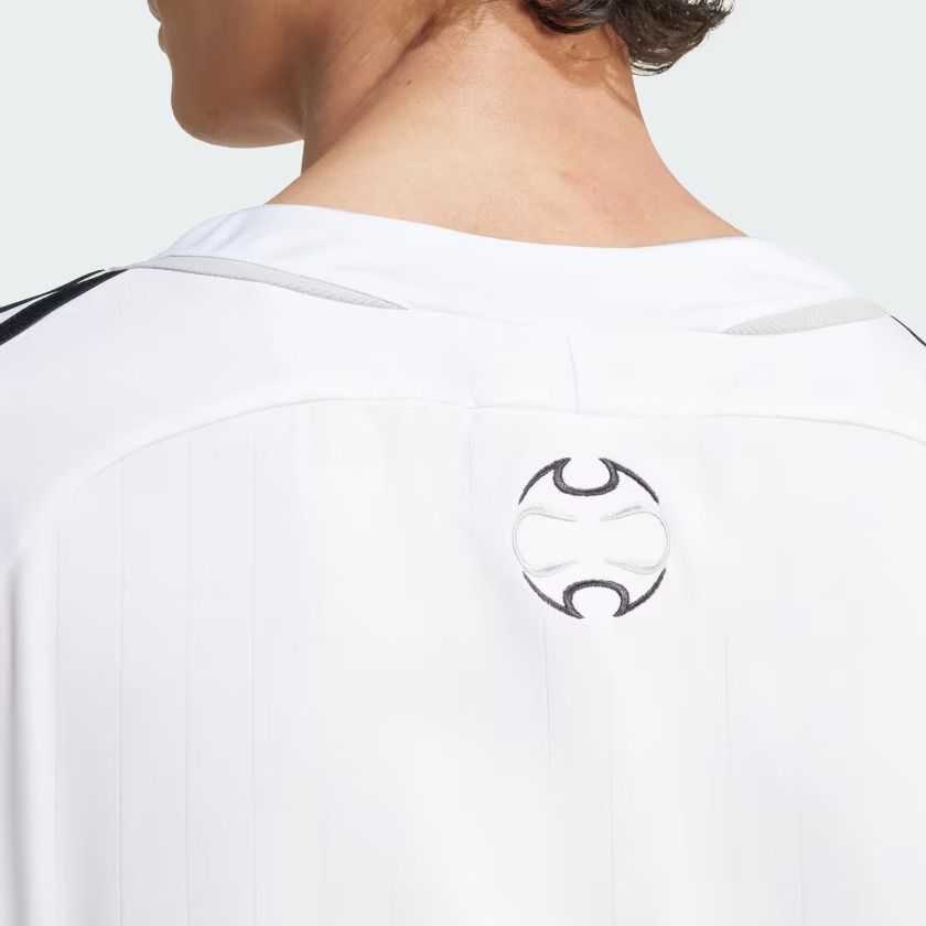  Áo T-shirt adidas Teamgeist Adicolor Nam - JW5874 