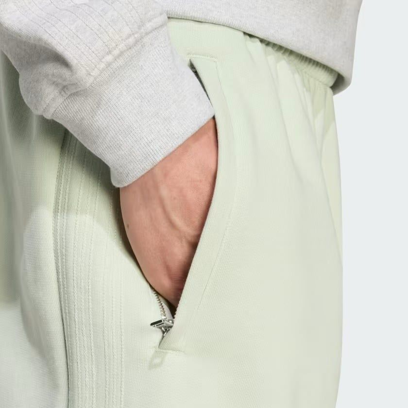  Quần short adidas Premium Essentials Nam - JW1060 