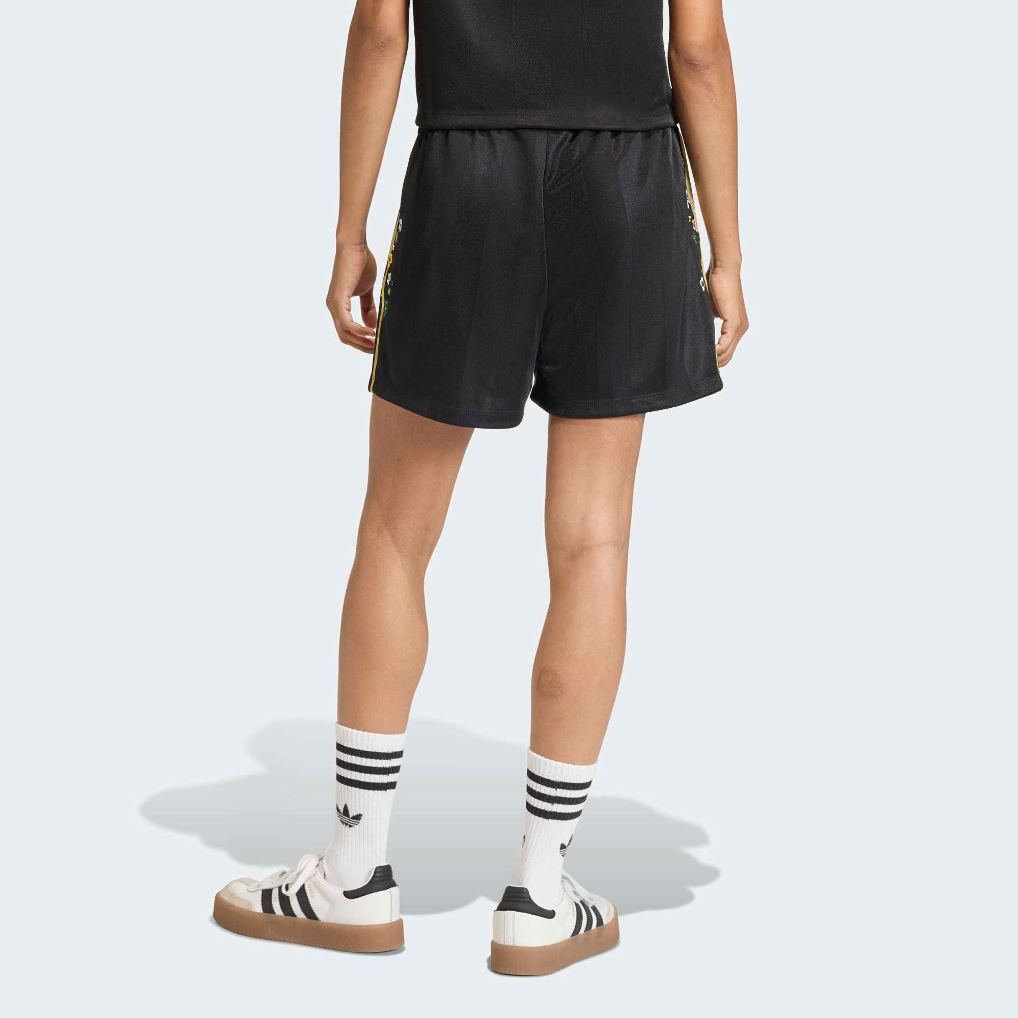  Quần short adidas 3S Firebird Shorts Nữ - KE3664 