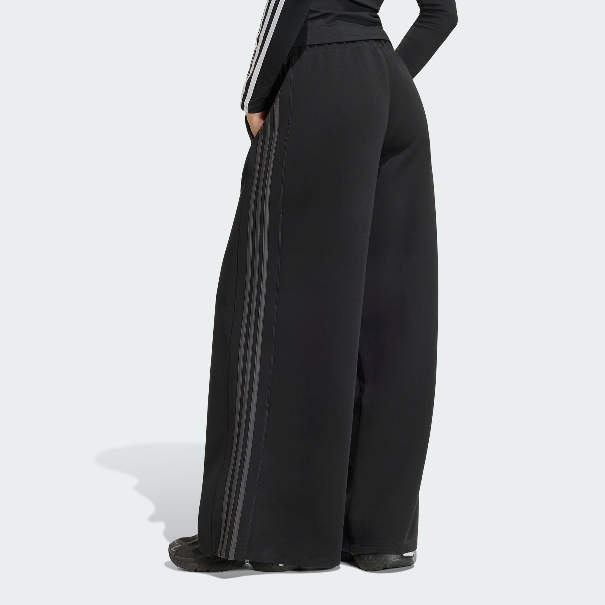  Quần nỉ ống suông adidas SST 2.0 Long Trackpant Nữ - KT1779 