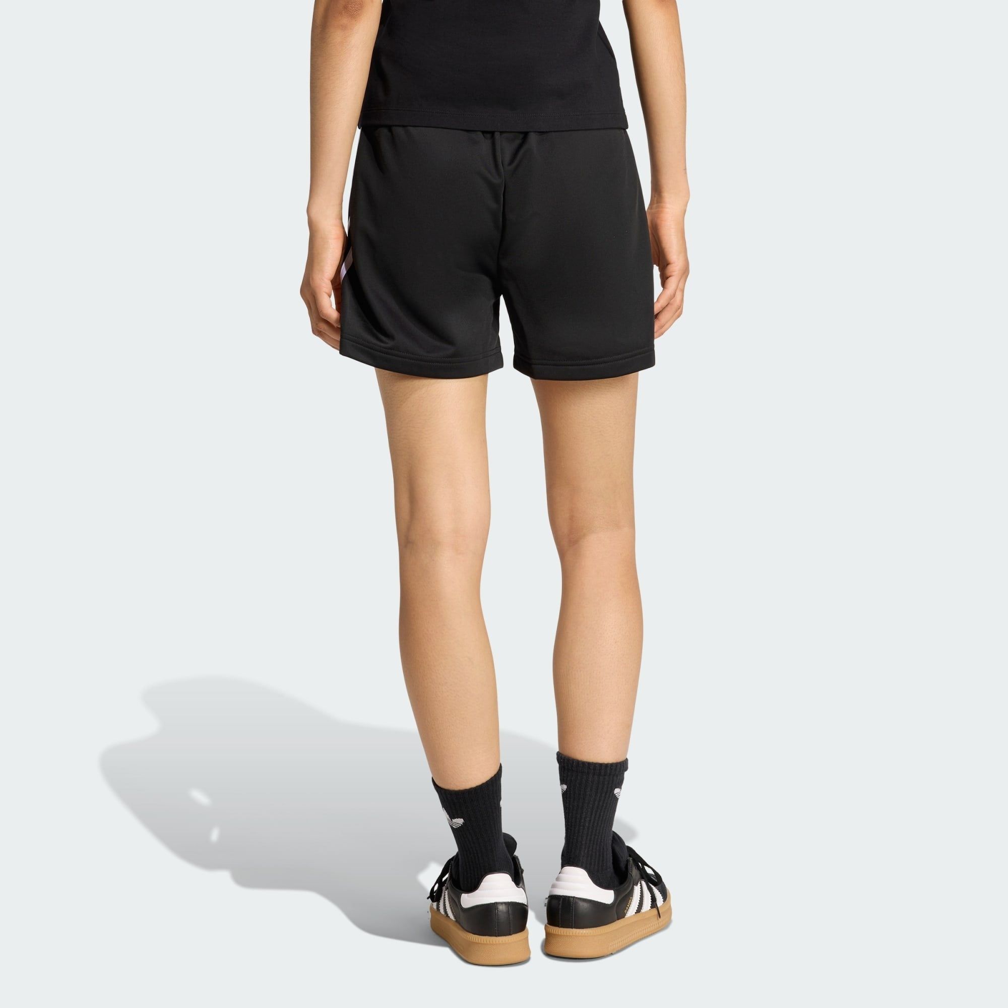  Quần short Firebird Classic adidas Nữ - KD5569 