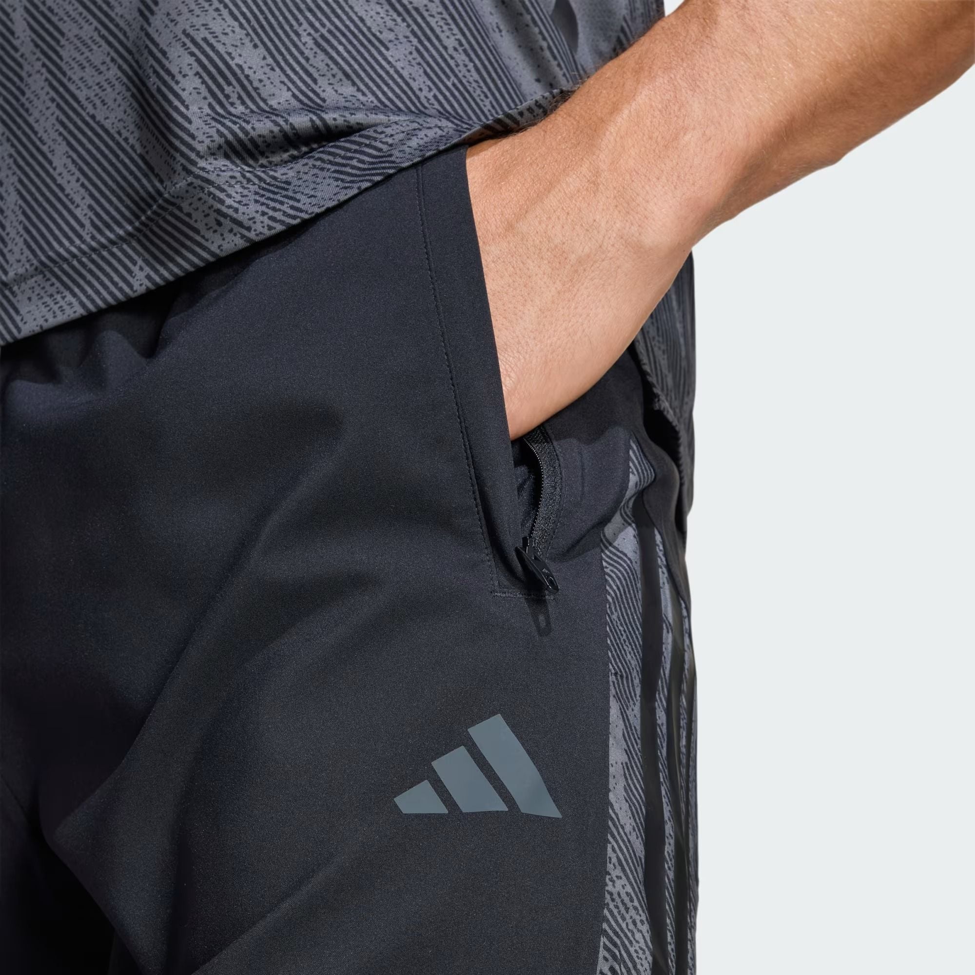  Quần short tập luyện adidas Tech Essentials Nam - KA1214 