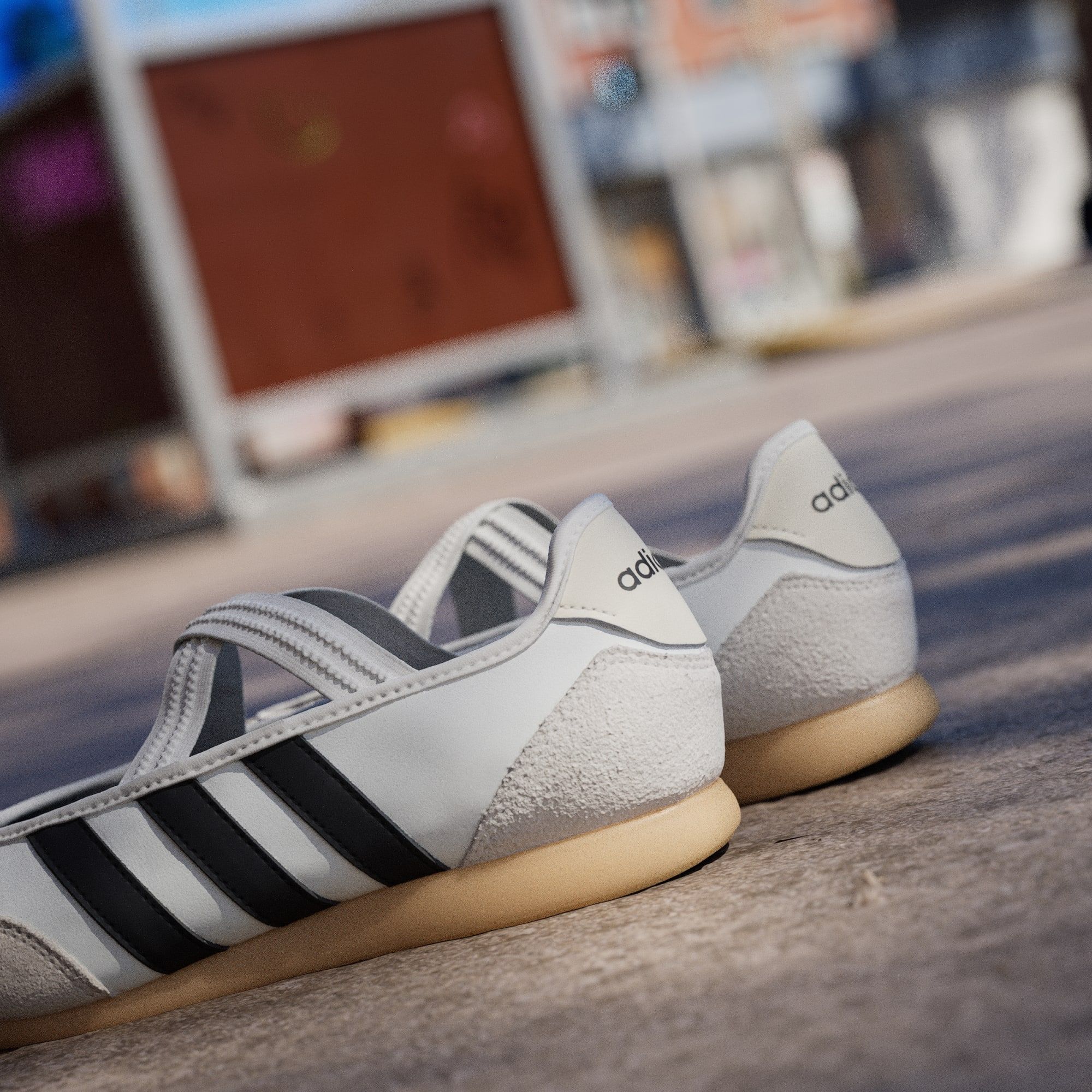  Giày thời trang adidas Barreda Mary Jane Nữ - JQ2127 