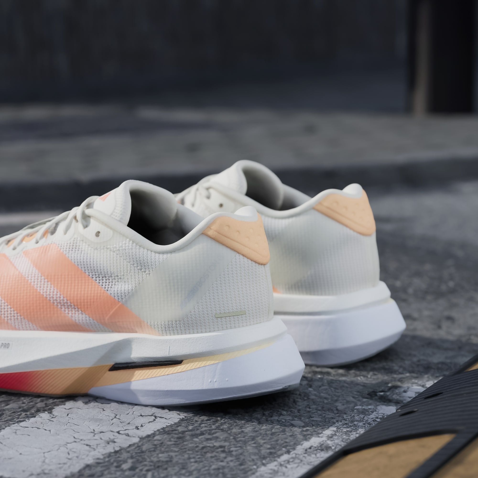  Giày chạy bộ adidas Adizero Boston 13 Nữ - JP9249 