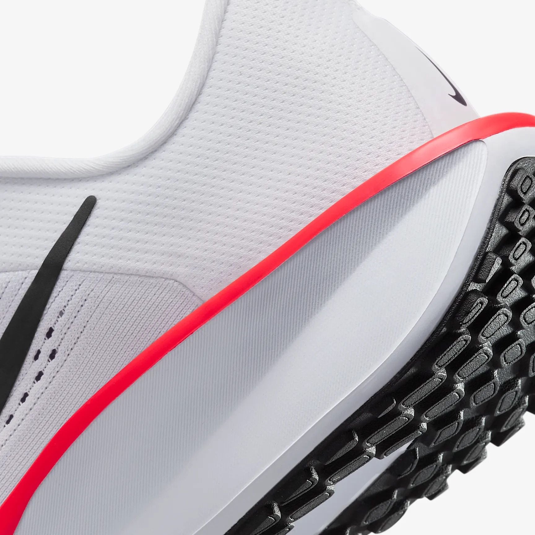  Giày chạy bộ Nike Running Quest 6 Nữ FD6034-105 
