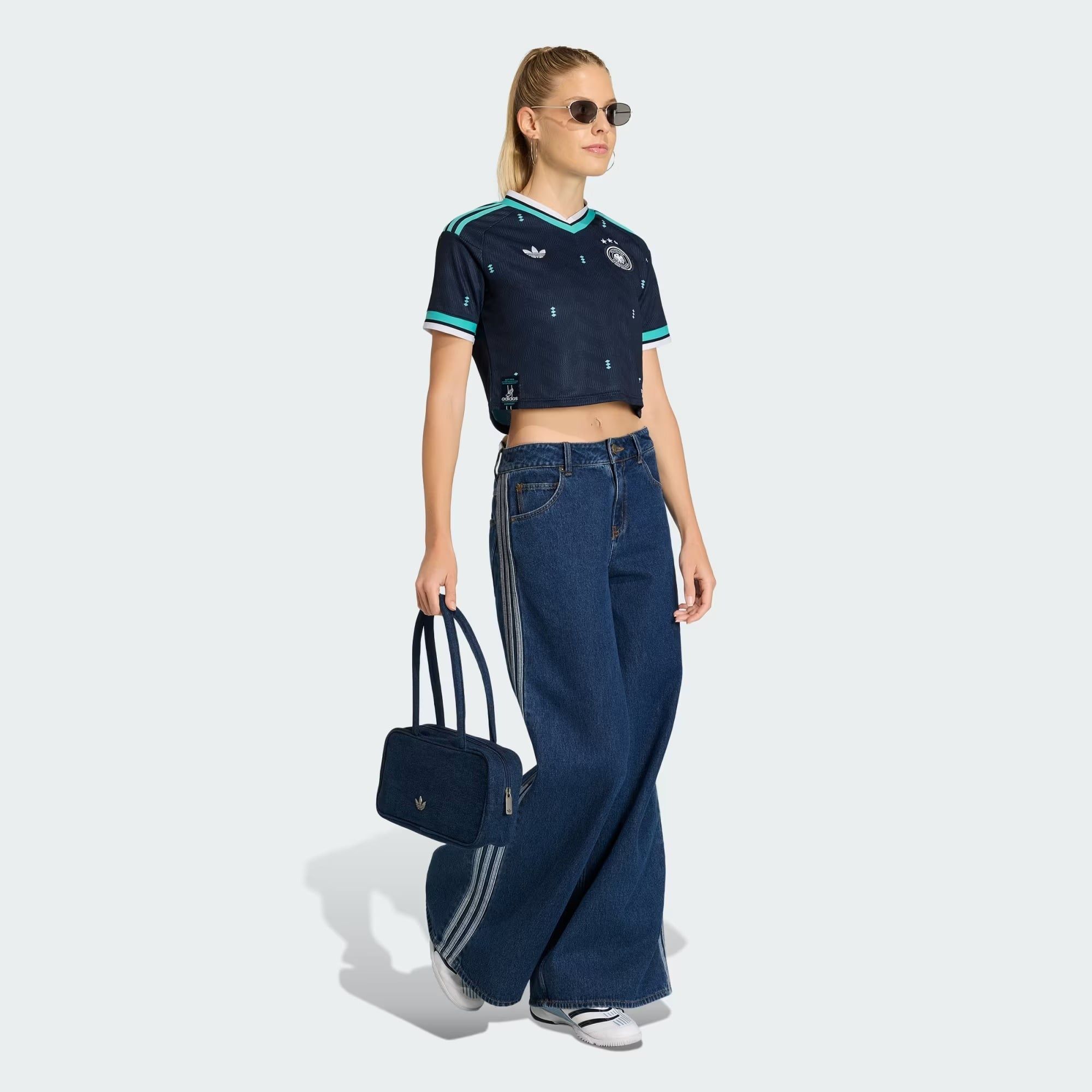  Áo crop top bóng đá adidas Sân khách Đức 26 Nữ - KE8080 
