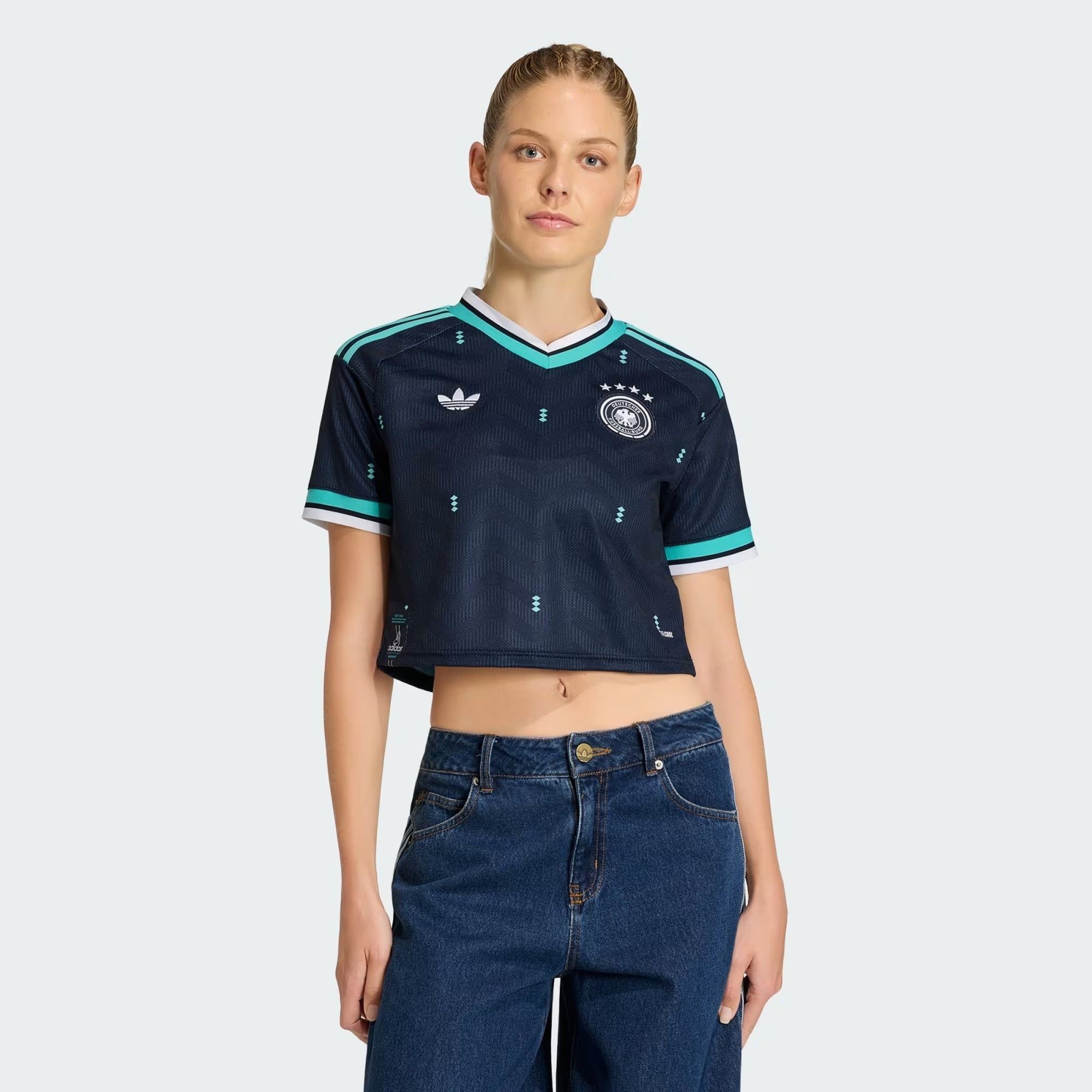  Áo crop top bóng đá adidas Sân khách Đức 26 Nữ - KE8080 