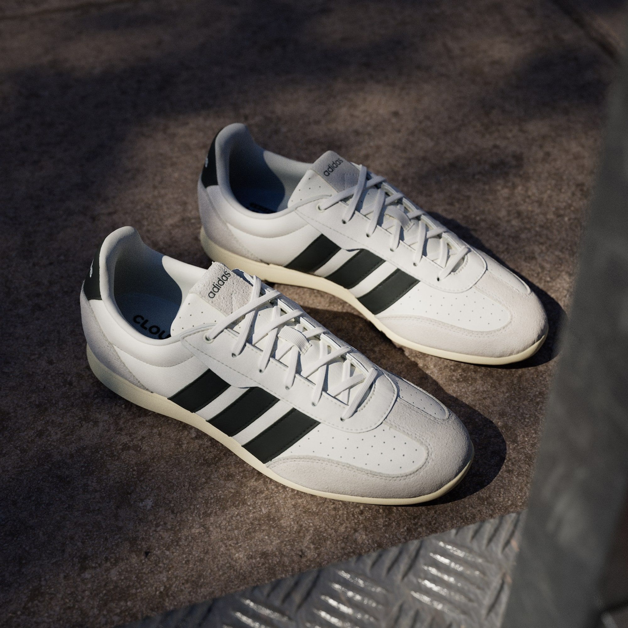  Giày thời trang adidas Barreda Lo Nam - JR4618 