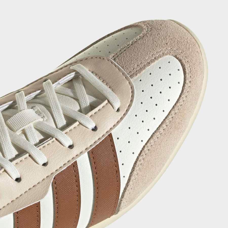  Giày thời trang adidas Barreda Lo Nữ - HQ7389 
