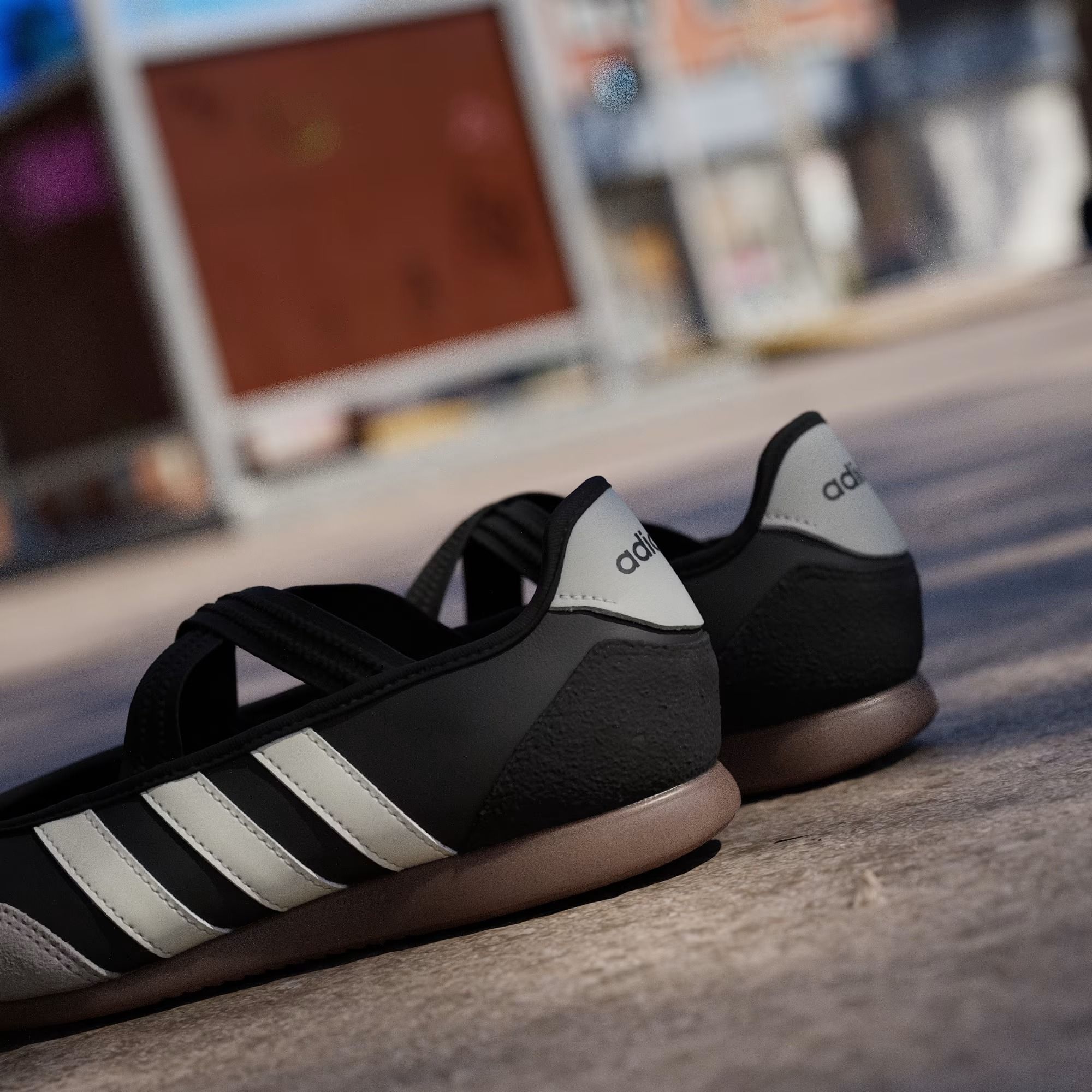  Giày thời trang adidas Barreda Mary Jane Nữ - HQ7401 
