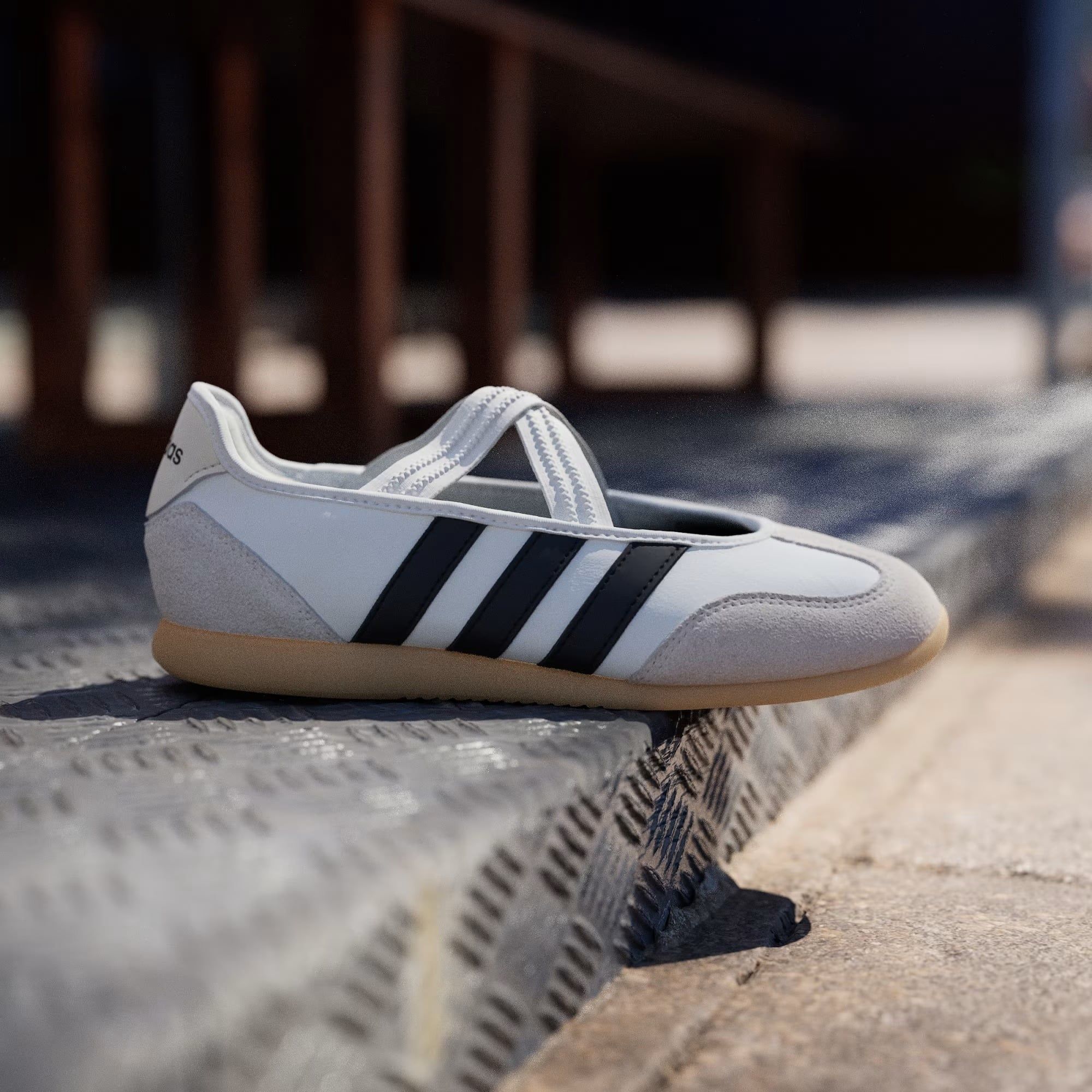  Giày thời trang adidas Barreda Mary Jane Nữ - JQ2127 