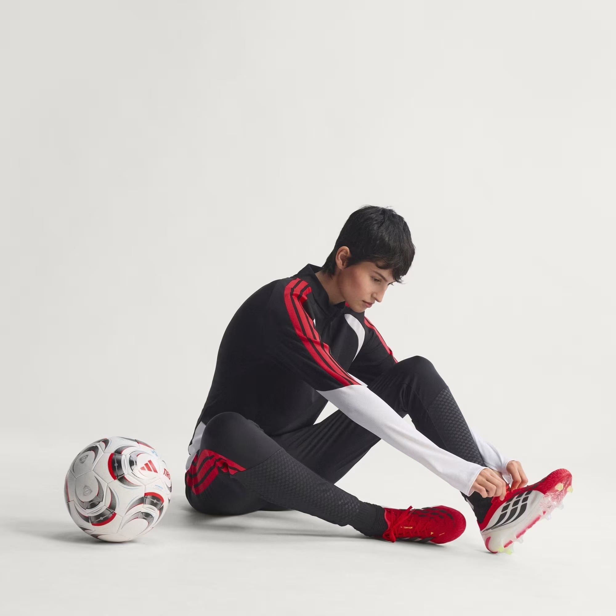  Giày bóng đá adidas Predator Elite Unisex - JS0433 