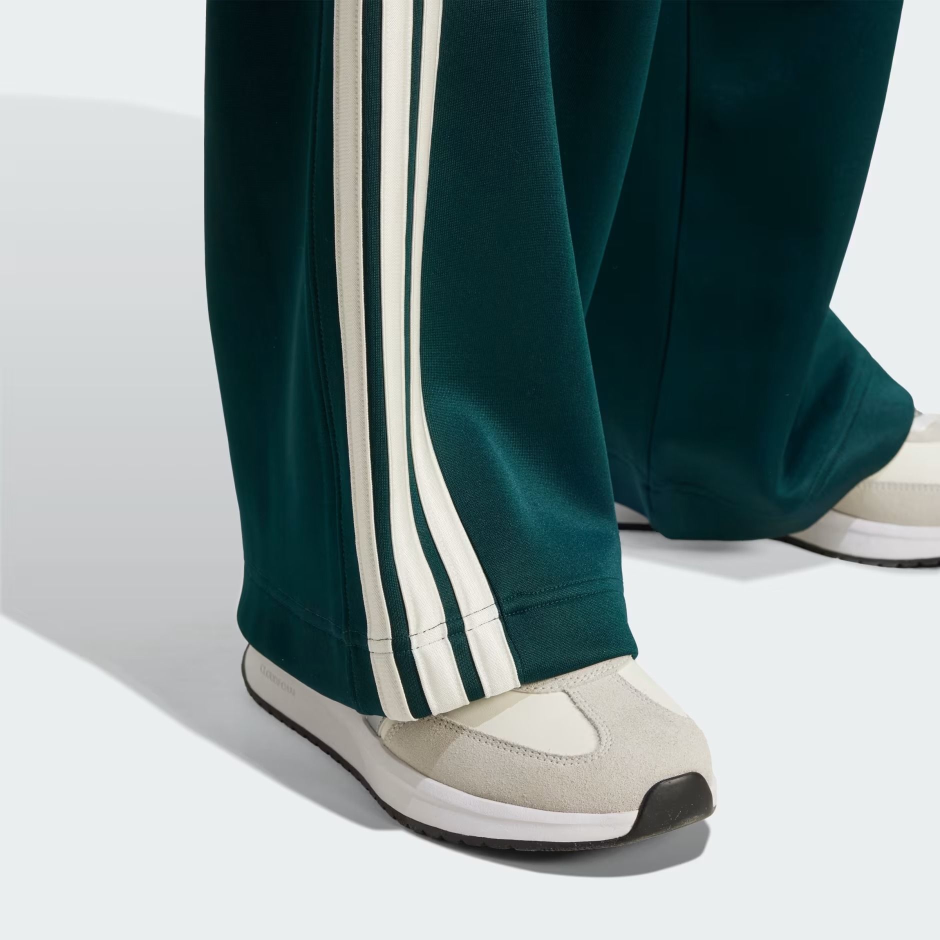  Quần nỉ adidas Stadium 3 sọc Nữ - JW0529 