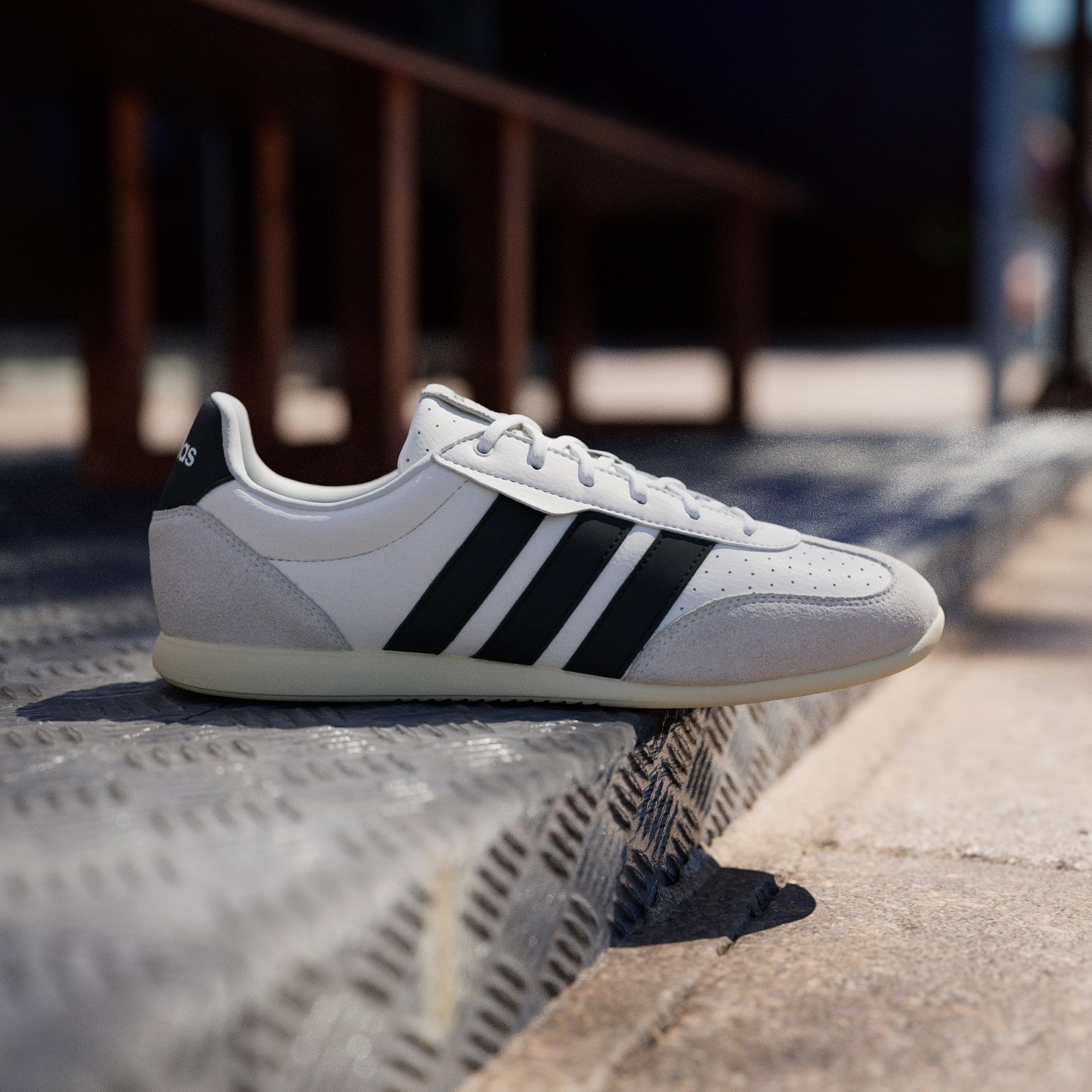  Giày thời trang adidas Barreda Lo Nam - JR4618 