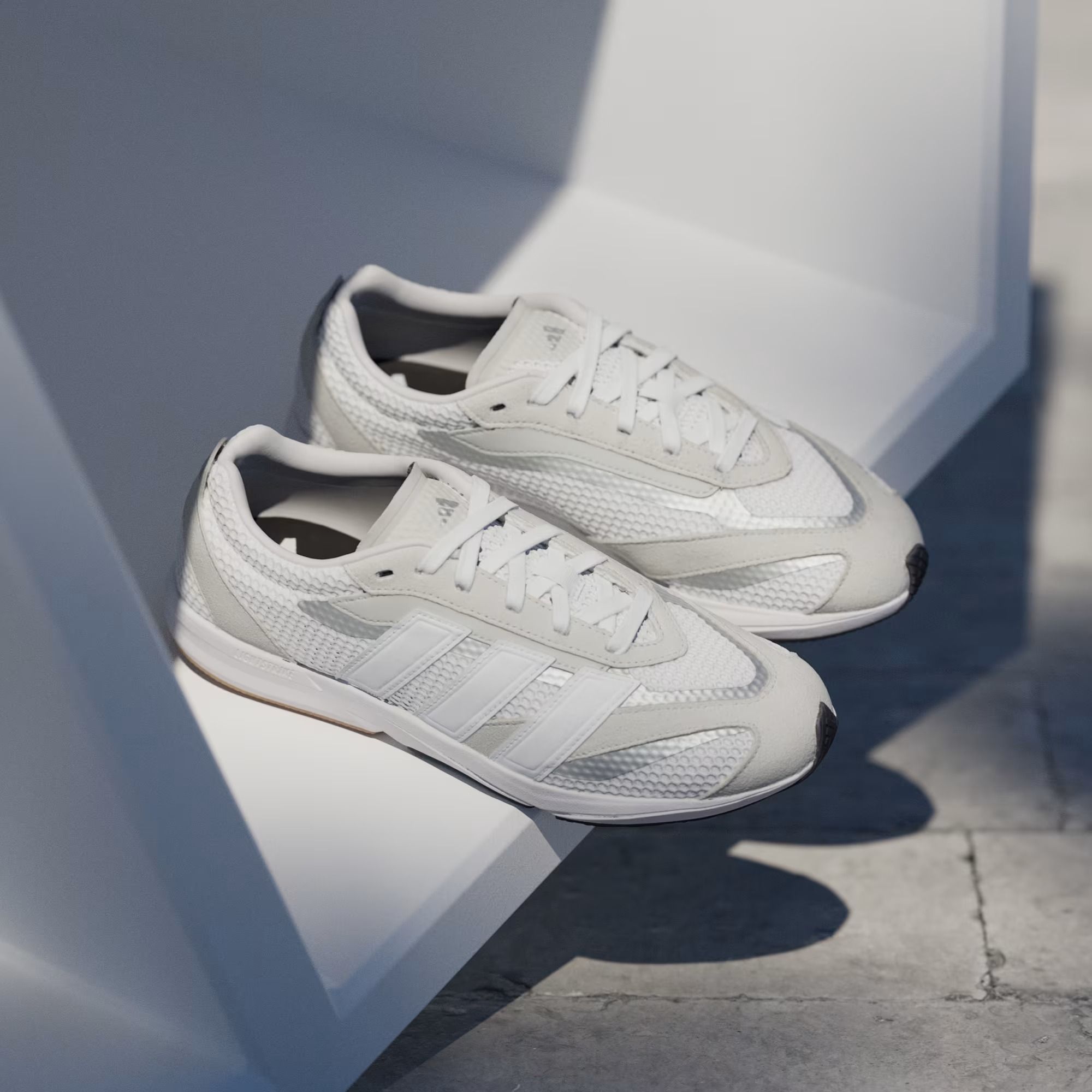  Giày thời trang adidas Lightblaze LP Nữ - JS3197 