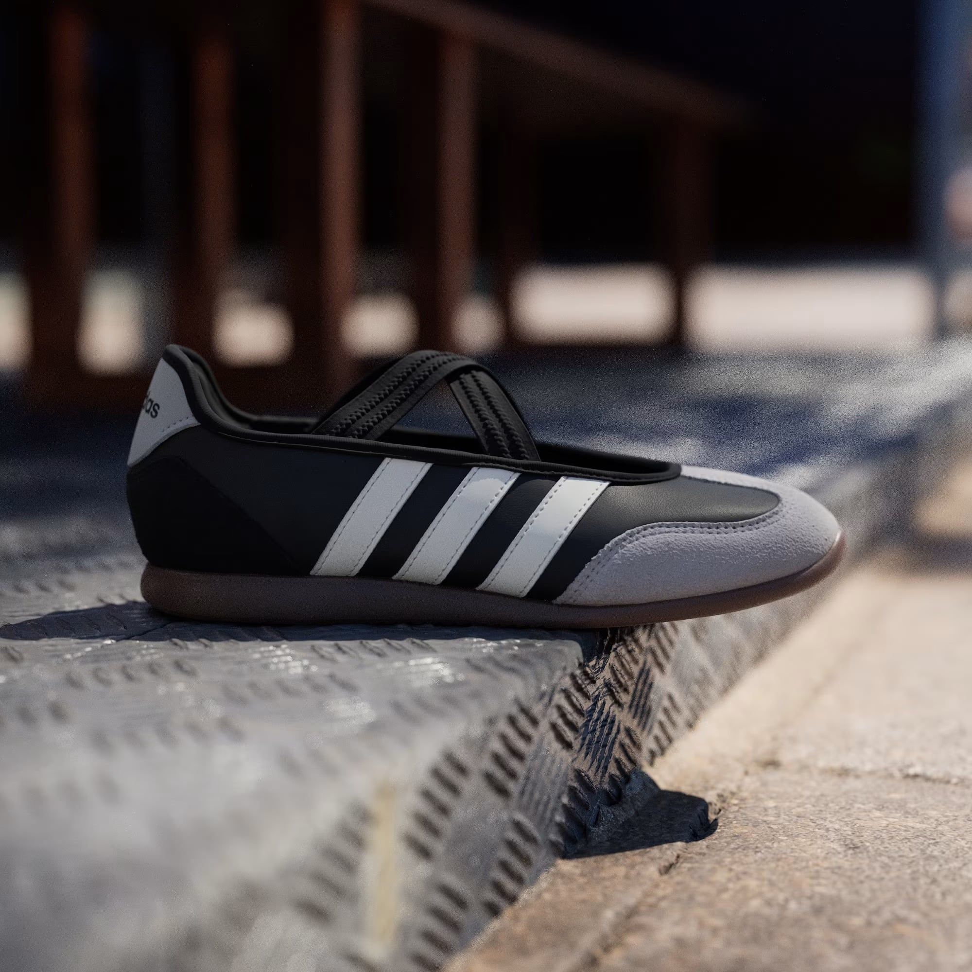  Giày thời trang adidas Barreda Mary Jane Nữ - HQ7401 