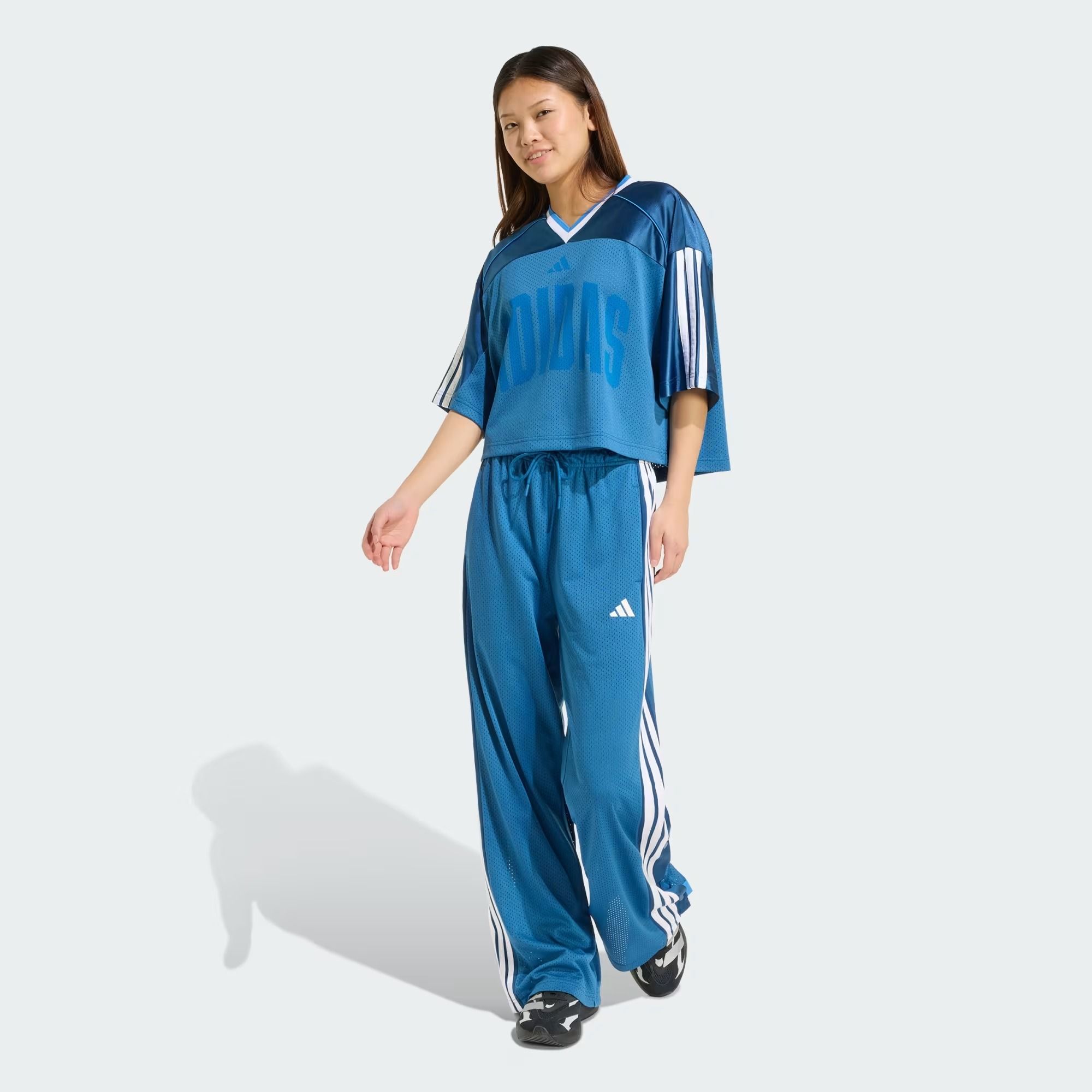  Áo T-shirt adidas Stadium Nữ - JZ1068 