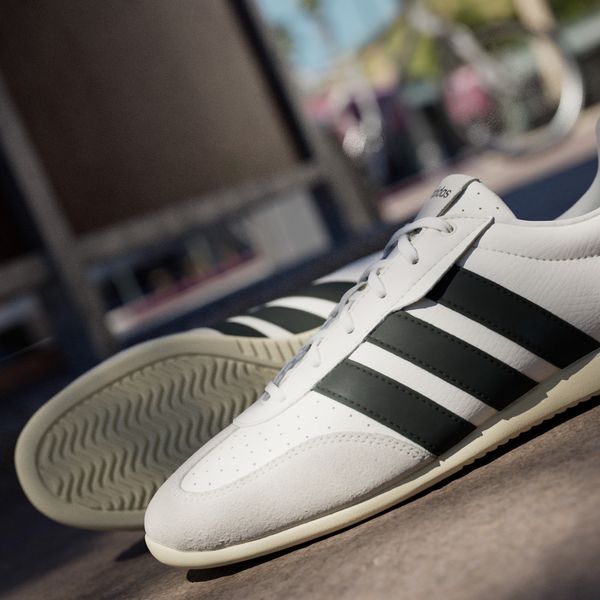  Giày thời trang adidas Barreda Lo Nam - JR4618 