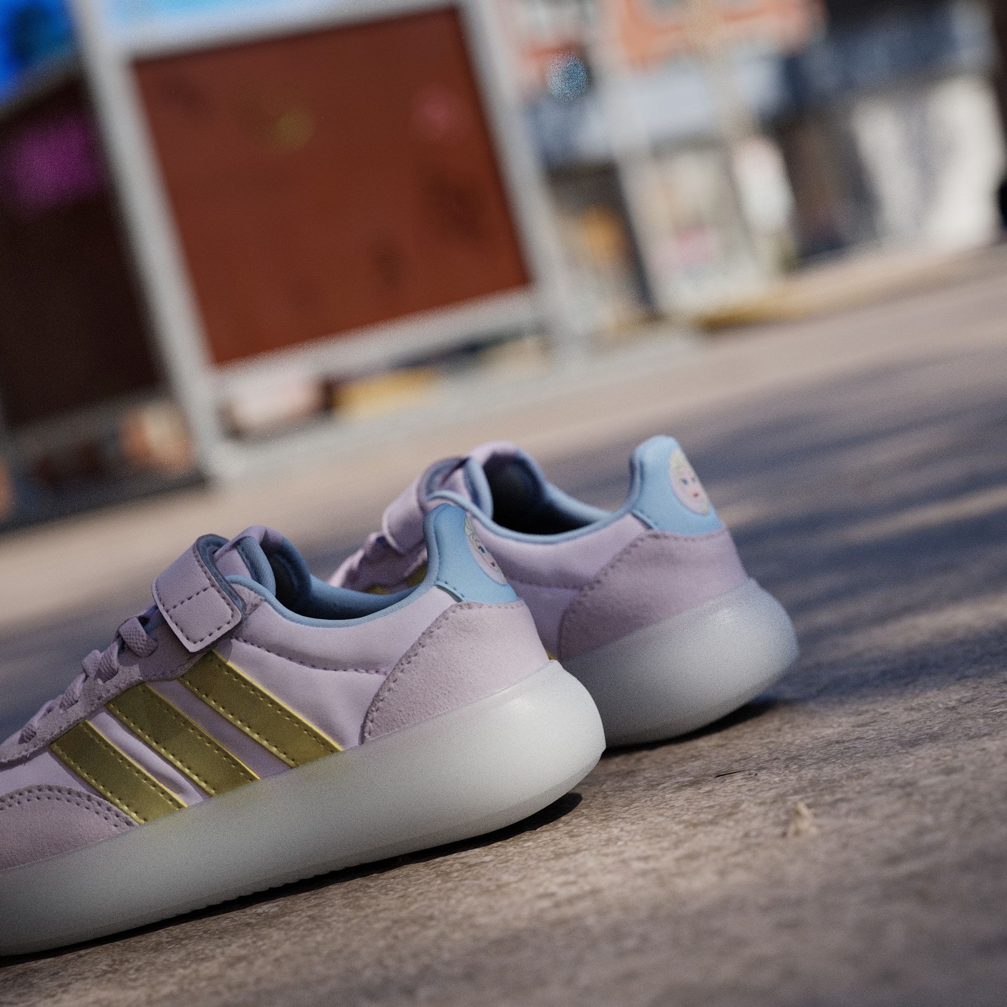  Giày thời trang trẻ em adidas Frozen Barrade Decode Unisex - JQ4377 