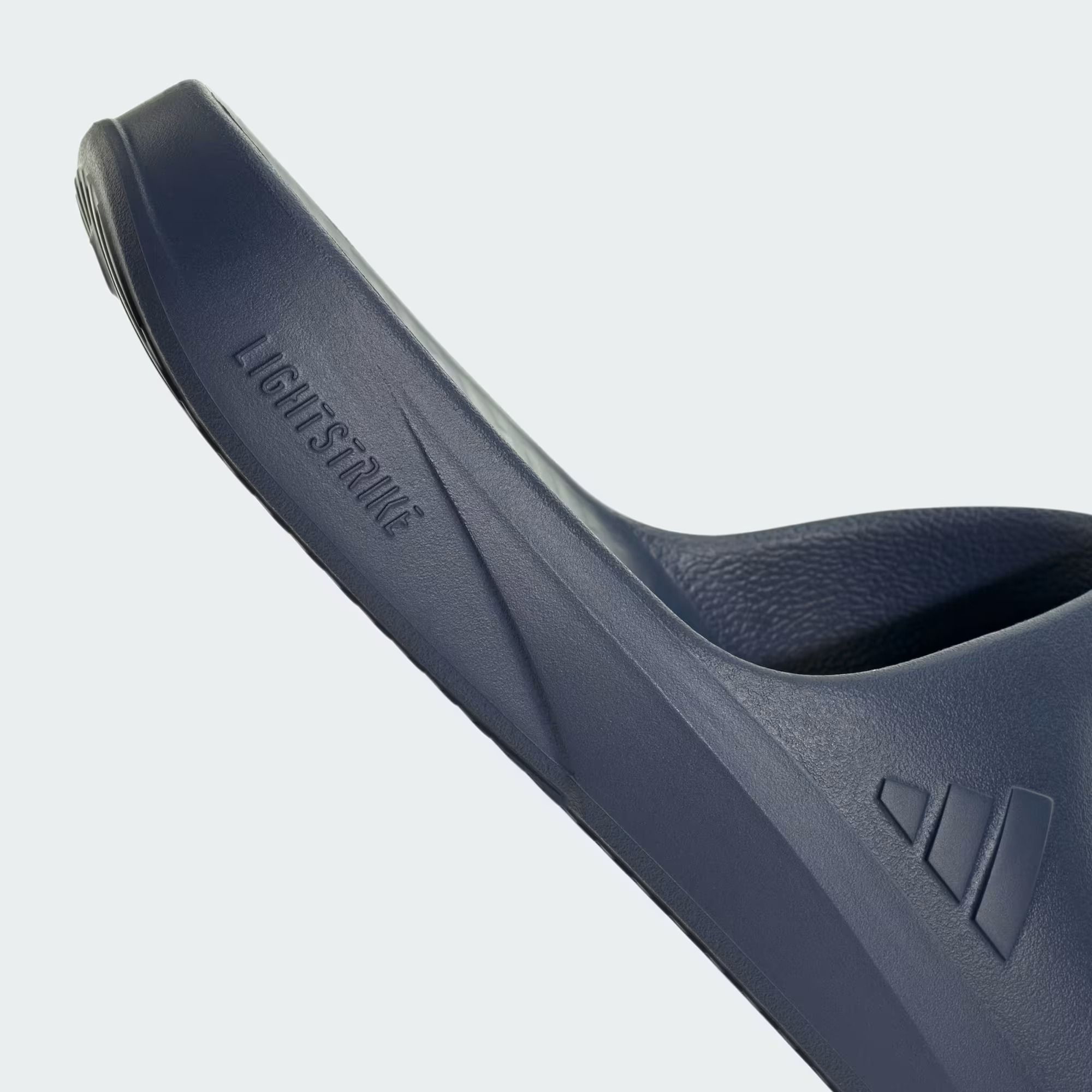  Dép quai ngang adidas Lightshift Unisex - HQ2426 