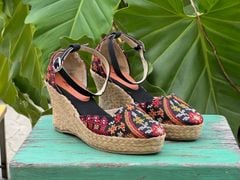 PINO QUAI CỔ CHÂN - Giày Bít Cói Đế Xuồng Thêu Đột Chỉ 8cm