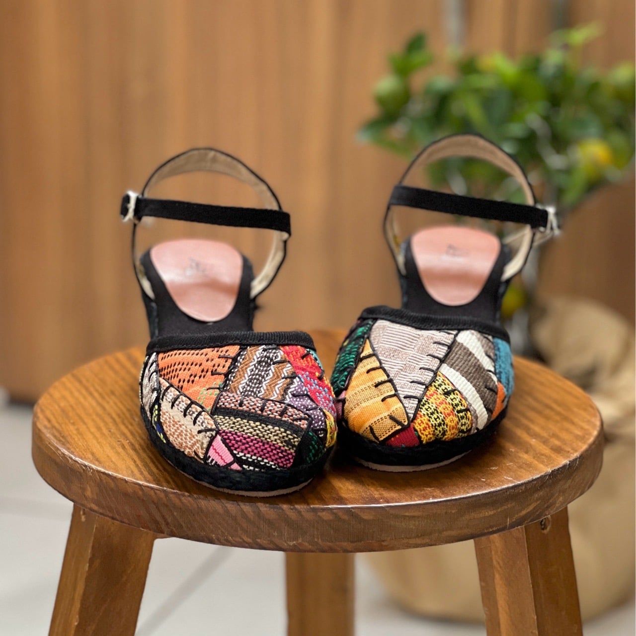 MOSAIC 6 - Đế Xuồng Cói Thêu Ghép Vải Thổ Cẩm 6cm