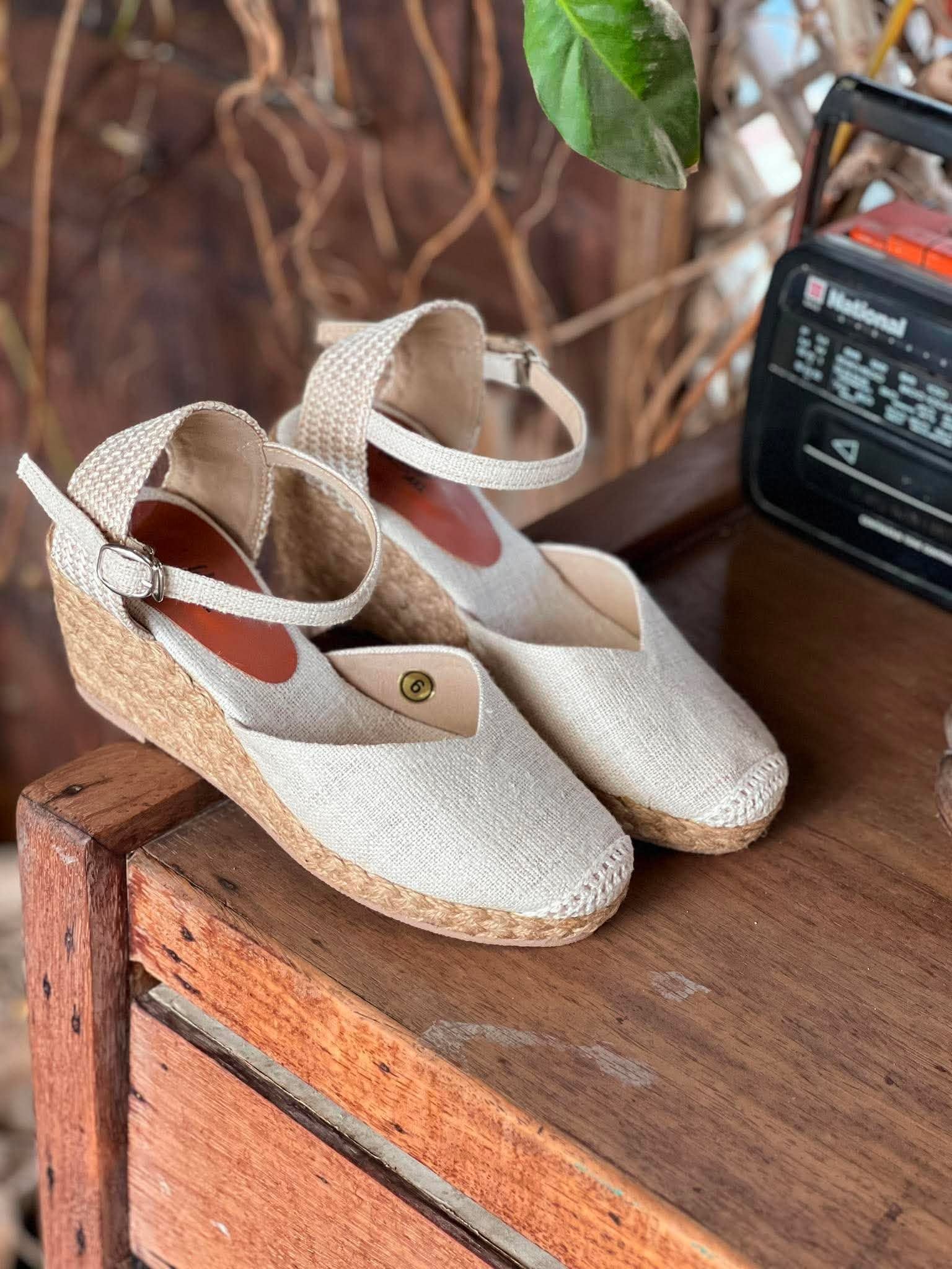 DỆT MÂY - Đế Xuồng Cói Phối Vải Hemp Kín Mũi Quai Gài 6cm