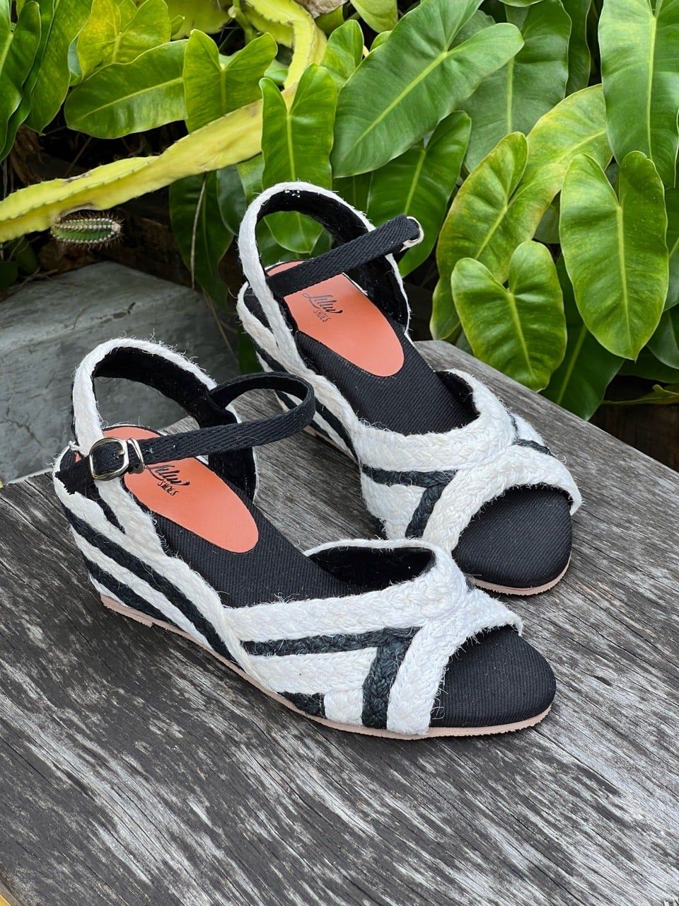 NGỰA VẰN - Sandal Thuần Cói Đế Xuồng Phối Màu Đan 2 Quai Ngang 6cm