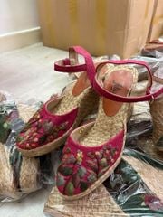 HỒNG THÊU VƯỜN - Giày Cói Phối Vải Hemp Hồng Thêu Hoa
