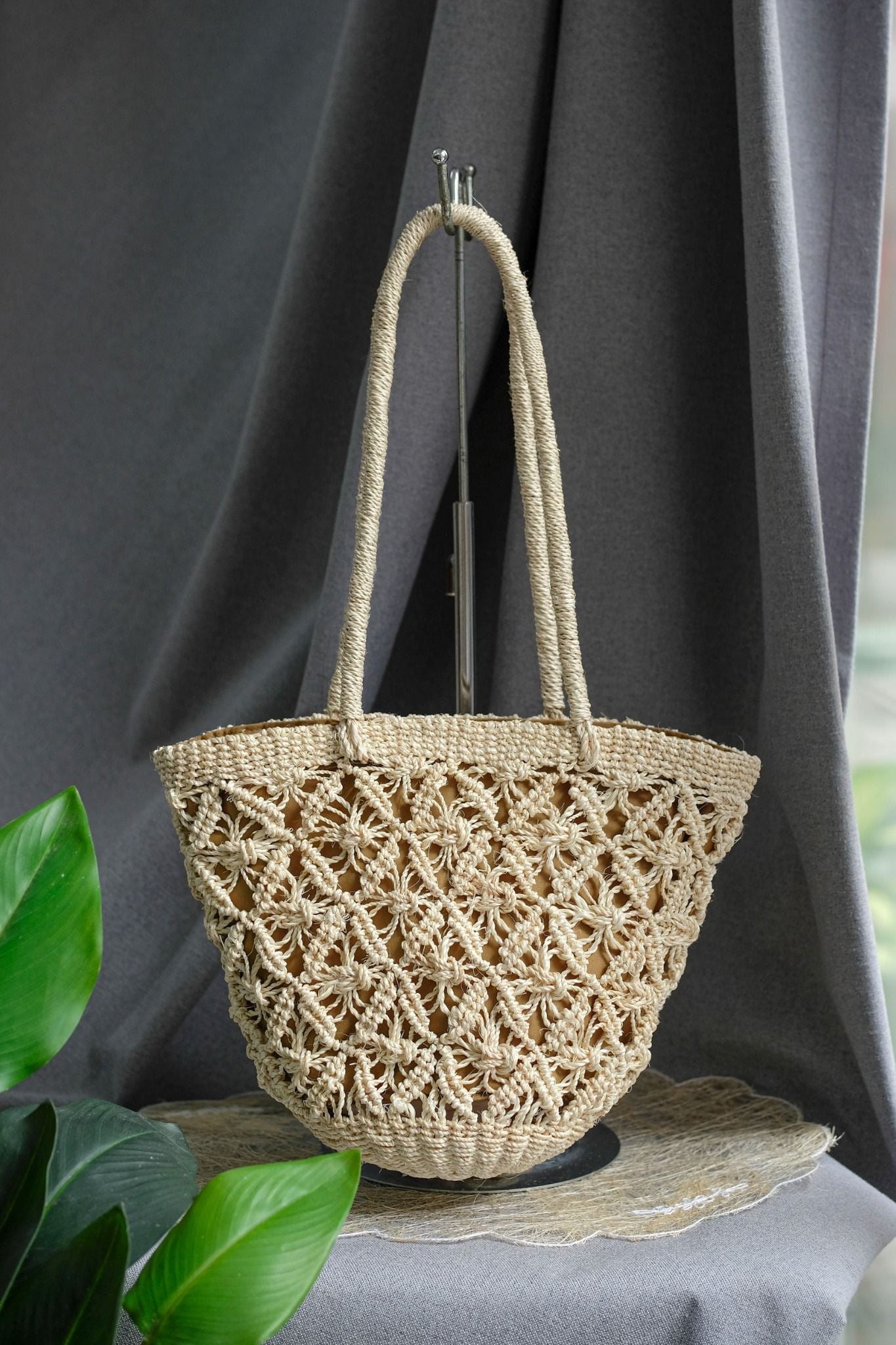 Túi Cói Abaca Hình Thang Cầm Tay Móc Họa Tiết - MACRAME 9