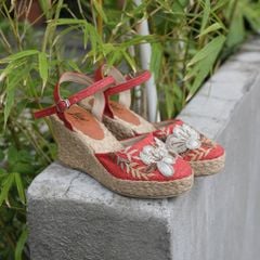 ĐỎ THÊU HOA TRẮNG - Giày Cói Phối Vải Hemp Đỏ Thêu Hoa