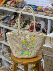 Túi Abaca Thêu Hoa Nổi Hình Thang Nhiều Màu - FLORA