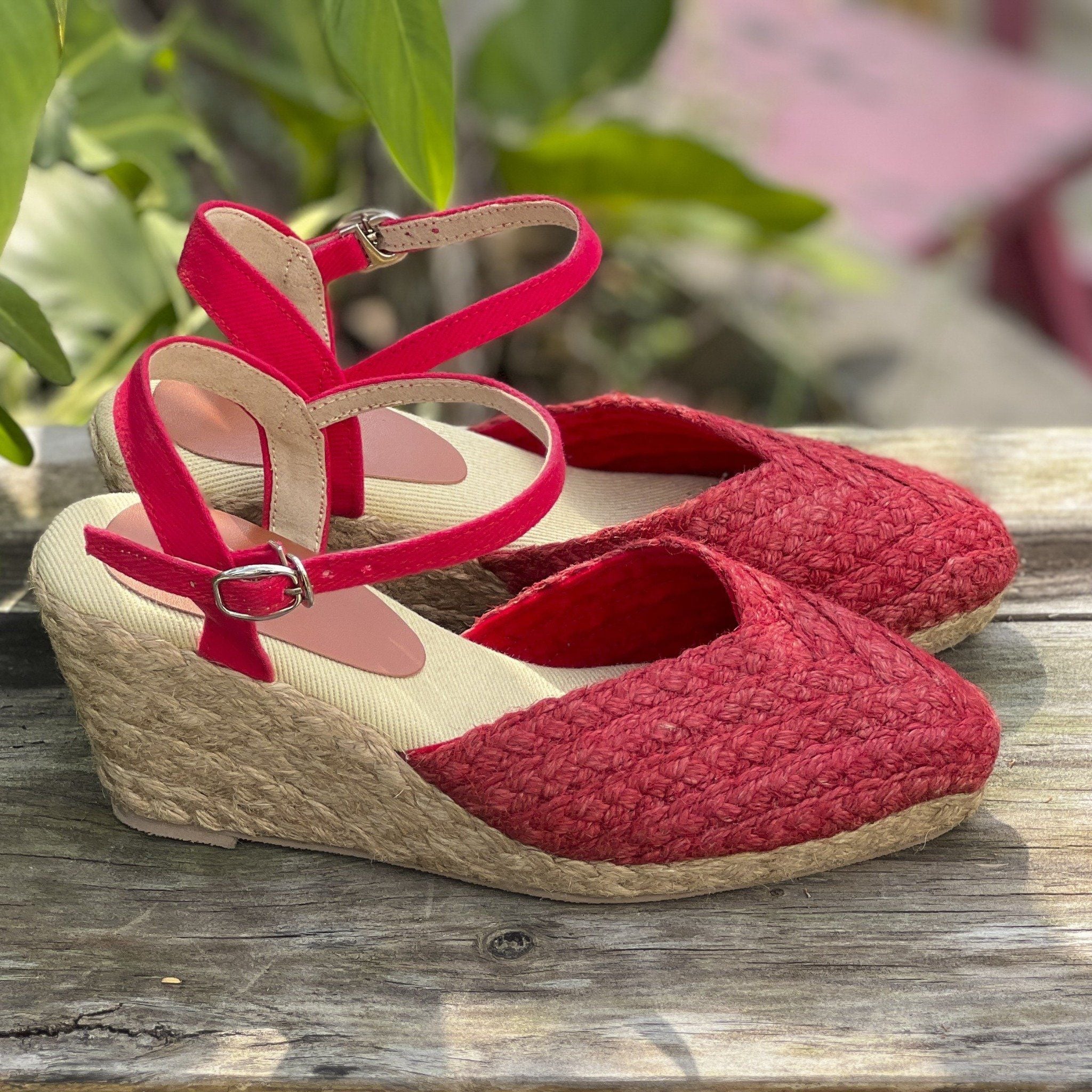 RUBY - Giày Sục Thuần Cói Kín Mũi Quai Gài Đế Xuồng 8cm