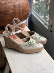 NGỌC LAN - Giày Cói Phối Vải Hemp Màu Trắng Thêu Hoa