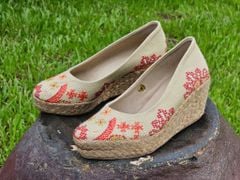 PINO PUMP - Giày Bít Cói Đế Xuồng Thêu Đột Chỉ 8cm