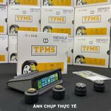 Cảm biến áp suất lốp TPMS cảnh báo Tiếng Việt 2023 van TRONG màn hình LED đa sắc bản quốc tế pin NL mặt trời BH 12 tháng