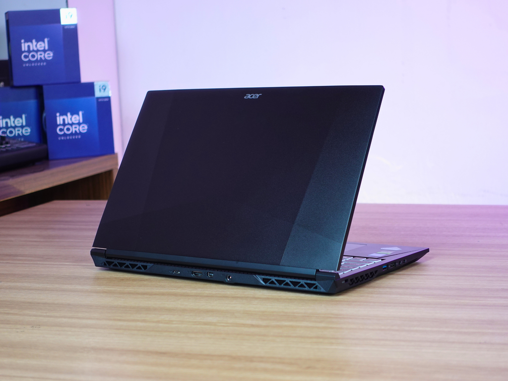 Laptop Acer Aspire 7 A715-59G-57TU (Core i5-12450H, Ram 16GB, SSD 512GB, RTX 3050 6GB, 15.6 inch FHD, Win 11, Titanium Black)