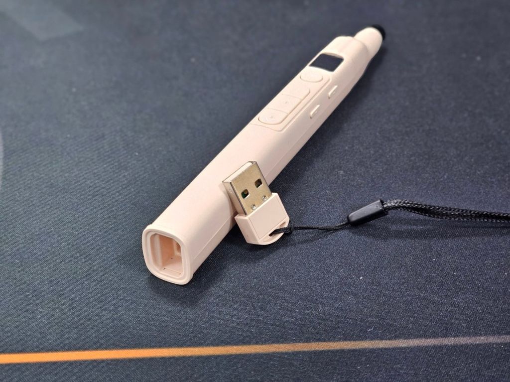 Bút điều khiển trình chiếu đa năng SZ82