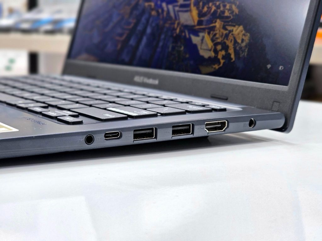 Laptop Asus Vivobook X1404V (Core i3-1315U, 8GB RAM, 256GB SSD, 14