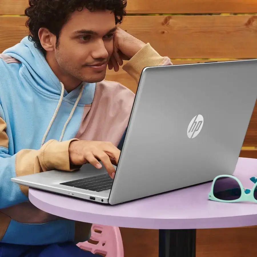 Laptop HP 17-cn3003dx ( Core i3-N305, 16GB RAM, 512GB SSD, 17.3