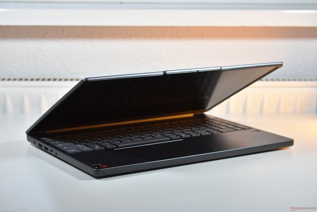 Laptop Lenovo IdeaPad Slim 3 15Q8X10 (Snapdragon X Plus, RAM 16GB, SSD 256GB, 15.3