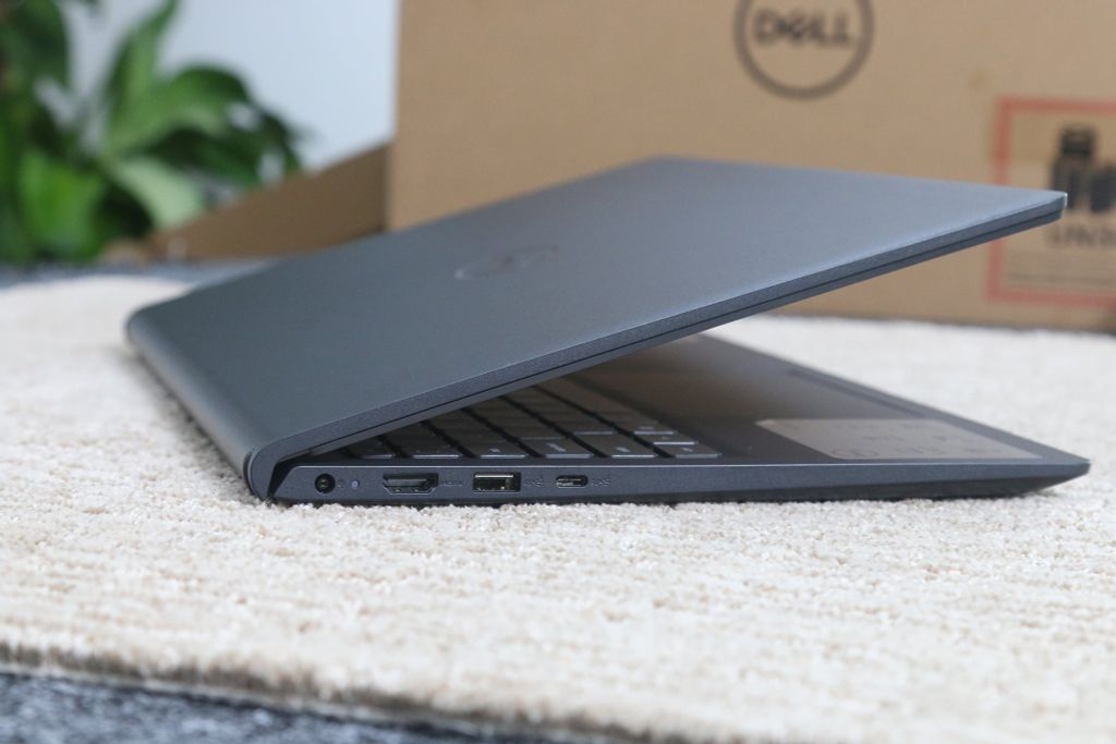 Laptop Dell Inspiron 15 3535 (AMD Ryzen 7 7730U, 16GB RAM, 512GB SSD, 15.6