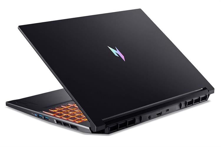 Laptop Acer Nitro V 16 ANV16-I31-70WA (Core 7 240H, RAM 16GB, SSD 512GB, RTX 5060 8GB, 16