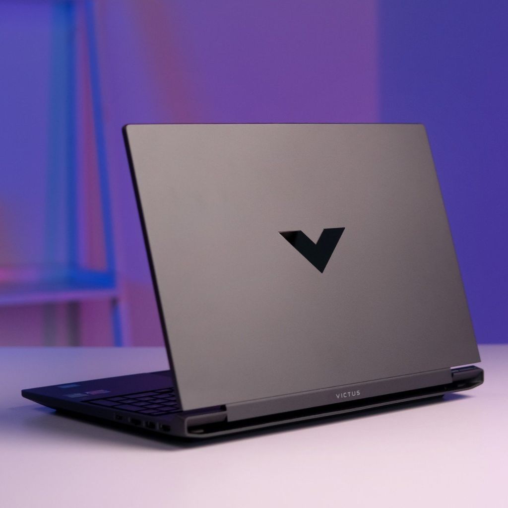 Laptop HP Gaming Victus 15-fb3093dx (Ryzen 7 7445HS, 16GB RAM, 512GB SSD, RTX 4050 6GB, 15.6