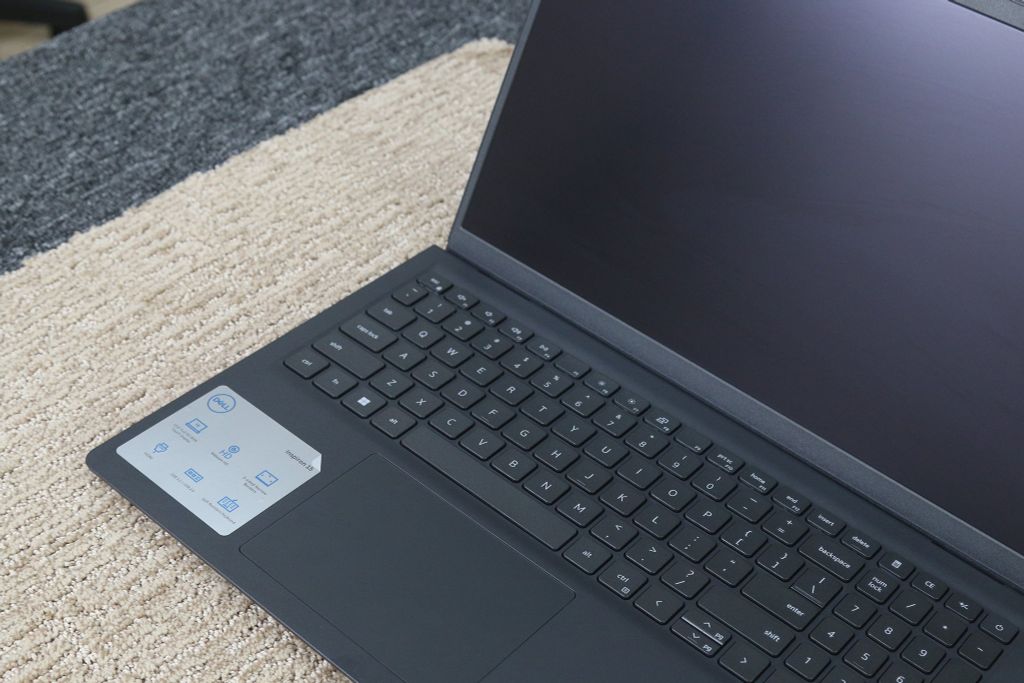 Laptop Dell Inspirion 15 DC15255 ( Ryzen 5 7520U, 8GB RAM, 512GB SSD, Radeon™ 610M, 15.6